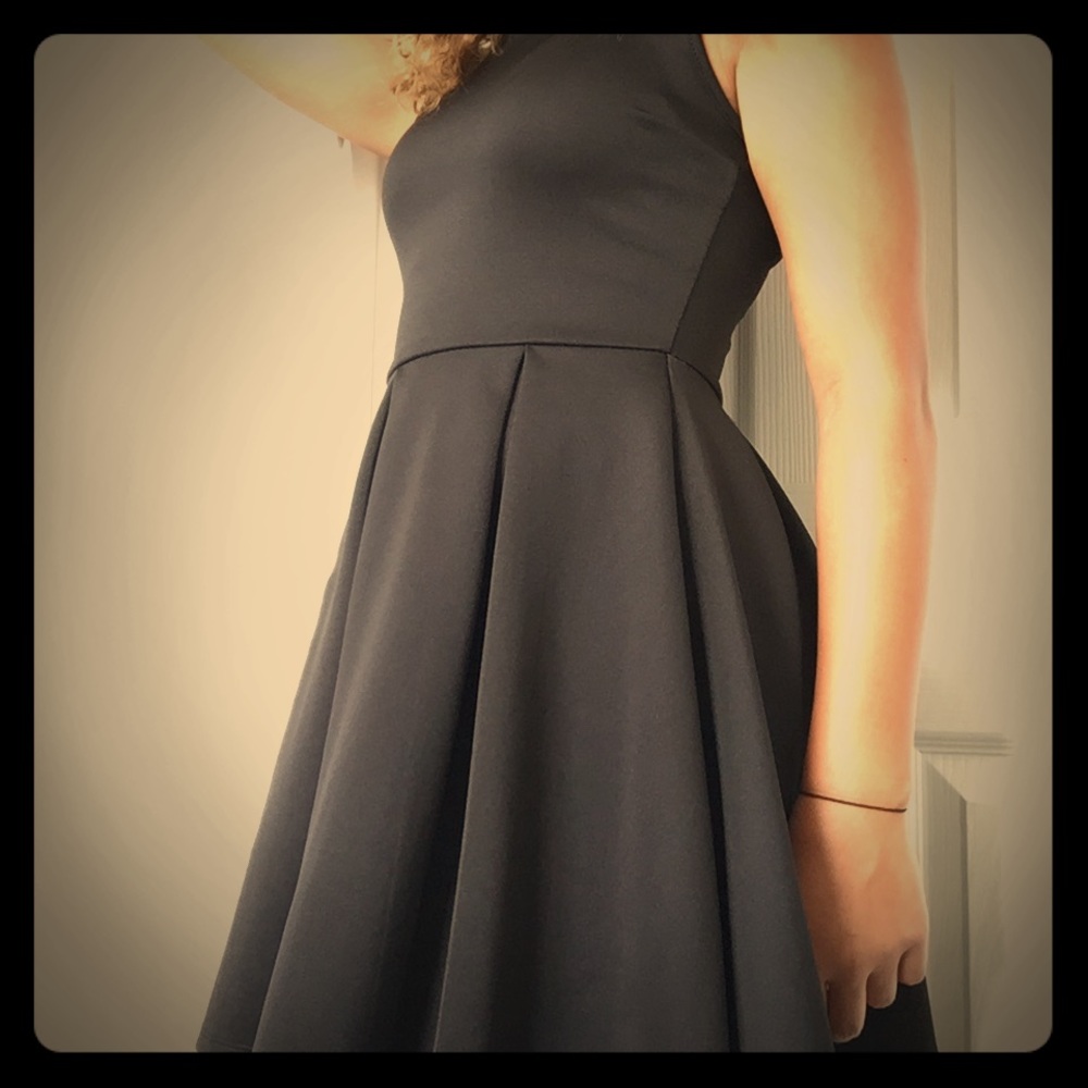Cut Out Heart Back Black Dress Girls 13/14 (L)